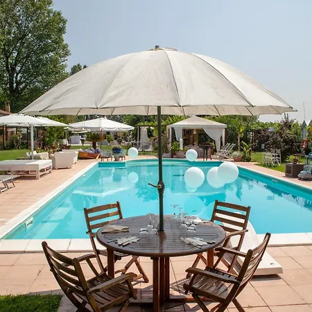 Palazzo Delle Biscie - Old Tower & Village Resort Molinella