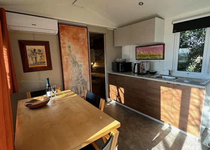 Palazzo Delle Biscie - Old Tower & Village Molinella