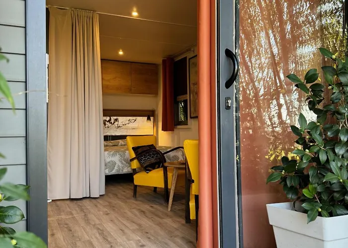 Palazzo Delle Biscie - Old Tower & Village * 莫利内拉