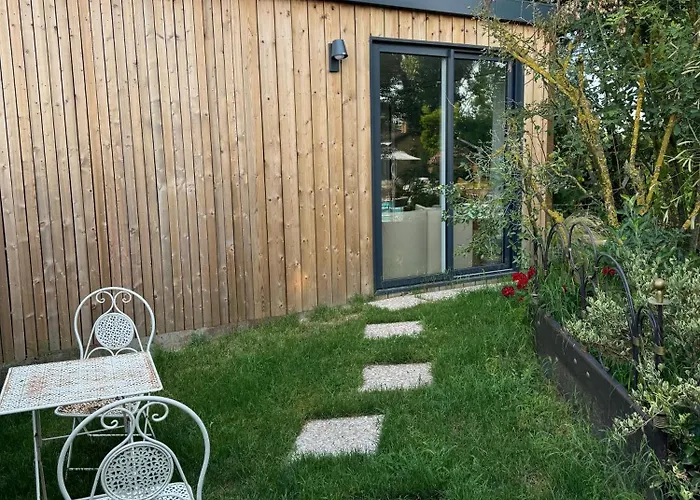 度假村 Palazzo Delle Biscie - Old Tower & Village 莫利内拉